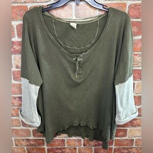 We The Free Oversized Distressed Hem Henley size S
